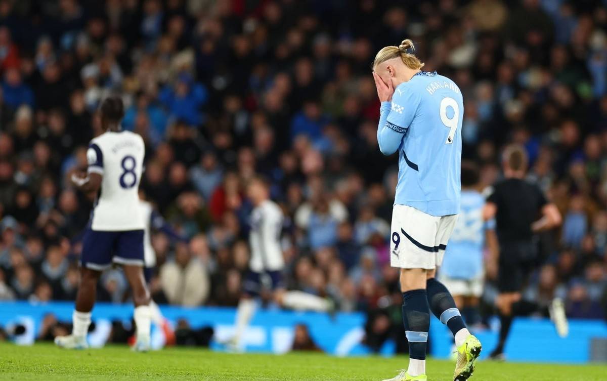 曼联在比赛中受伤退赛，F1车队主帅表示担忧-九游官网